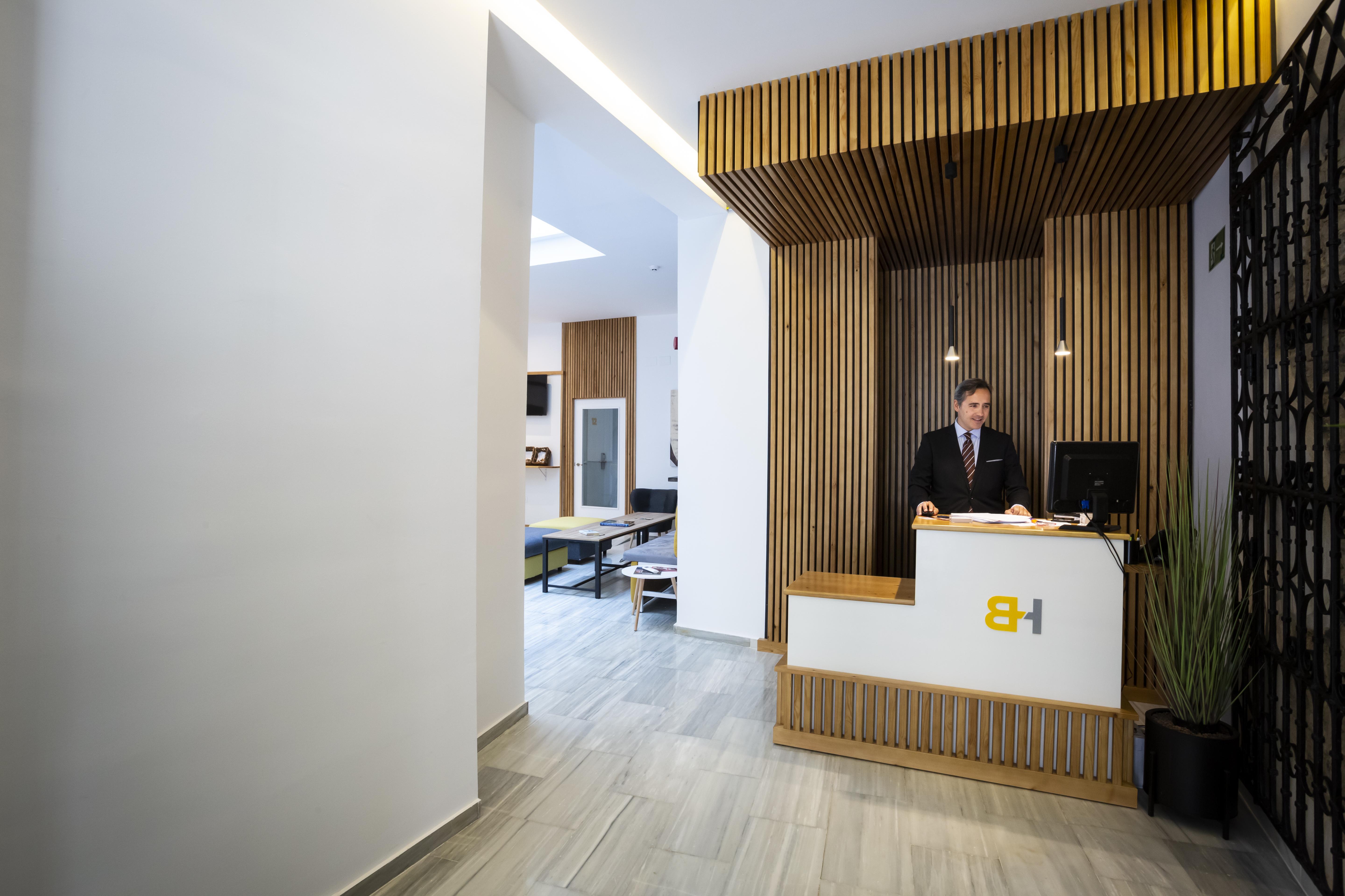 Basic Hotel Sevilla Catedral מראה חיצוני תמונה