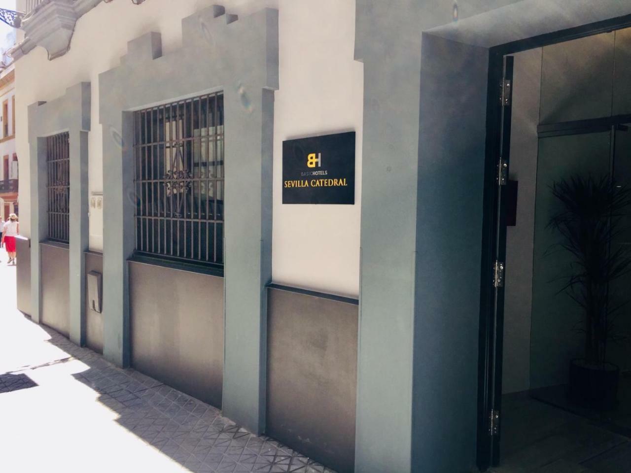 Basic Hotel Sevilla Catedral מראה חיצוני תמונה