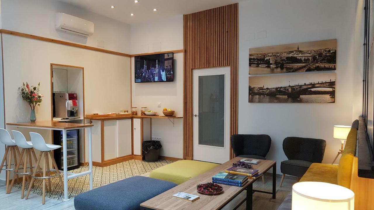 Basic Hotel Sevilla Catedral מראה חיצוני תמונה
