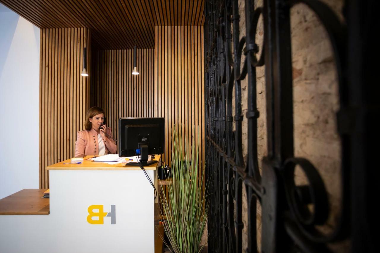 Basic Hotel Sevilla Catedral מראה חיצוני תמונה